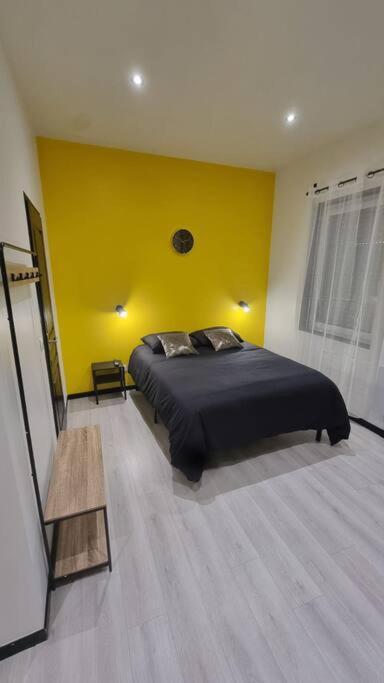 L'Elegance 001 Apartment Cambrai Bagian luar foto