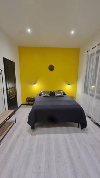 L'Elegance 001 Apartment Cambrai Bagian luar foto